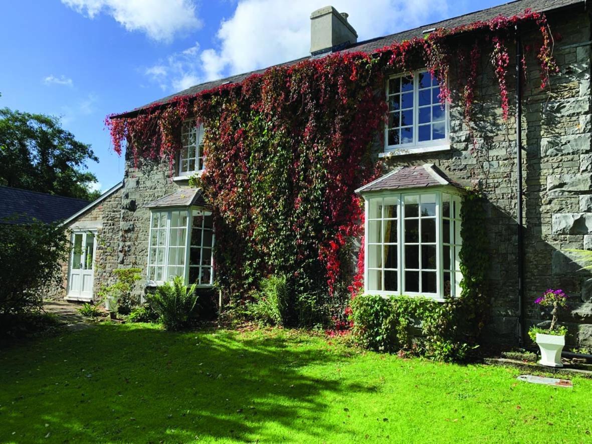 Pontyclerc Farm House Bed And Breakfast Ammanford Exterior photo