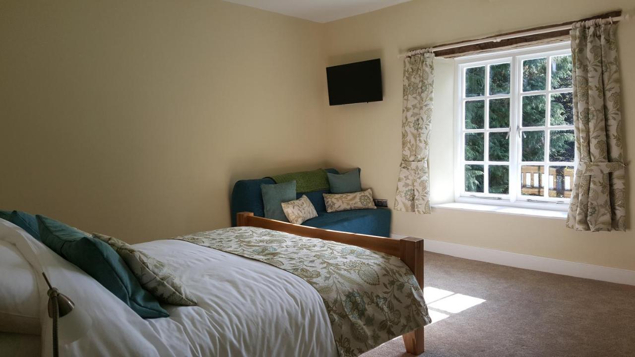Pontyclerc Farm House Bed And Breakfast Ammanford Exterior photo