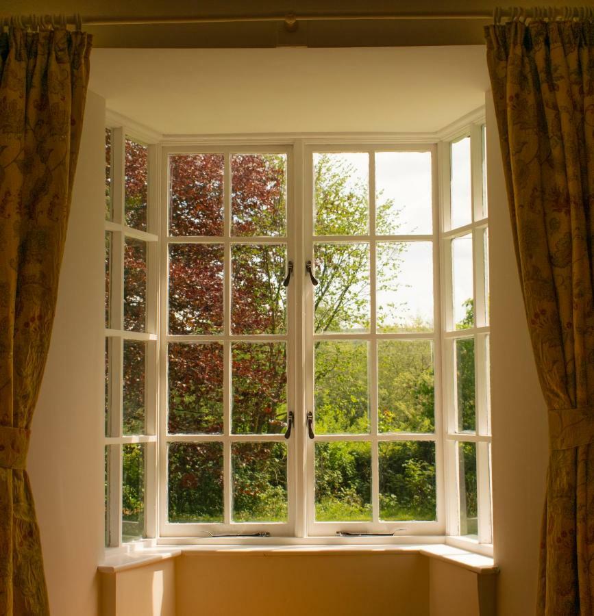 Pontyclerc Farm House Bed And Breakfast Ammanford Exterior photo