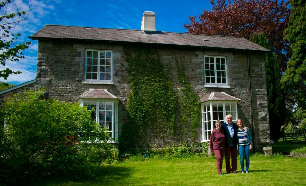 Pontyclerc Farm House Bed And Breakfast Ammanford Exterior photo